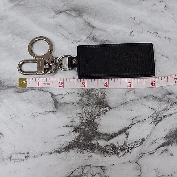 Authentic Louis Vuitton Porte Cle Fortune Black Leather Key Chain - Picture 8 of 8